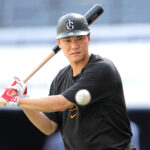 巨人・坂本勇人に引退や移籍の噂も!不振の理由は腰だった?